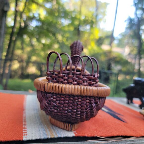Vintage Wicker Duck Goose w Wood Beak Woven Rattan  Basket Napkin Tray 9" MINT - Picture 5 of 16